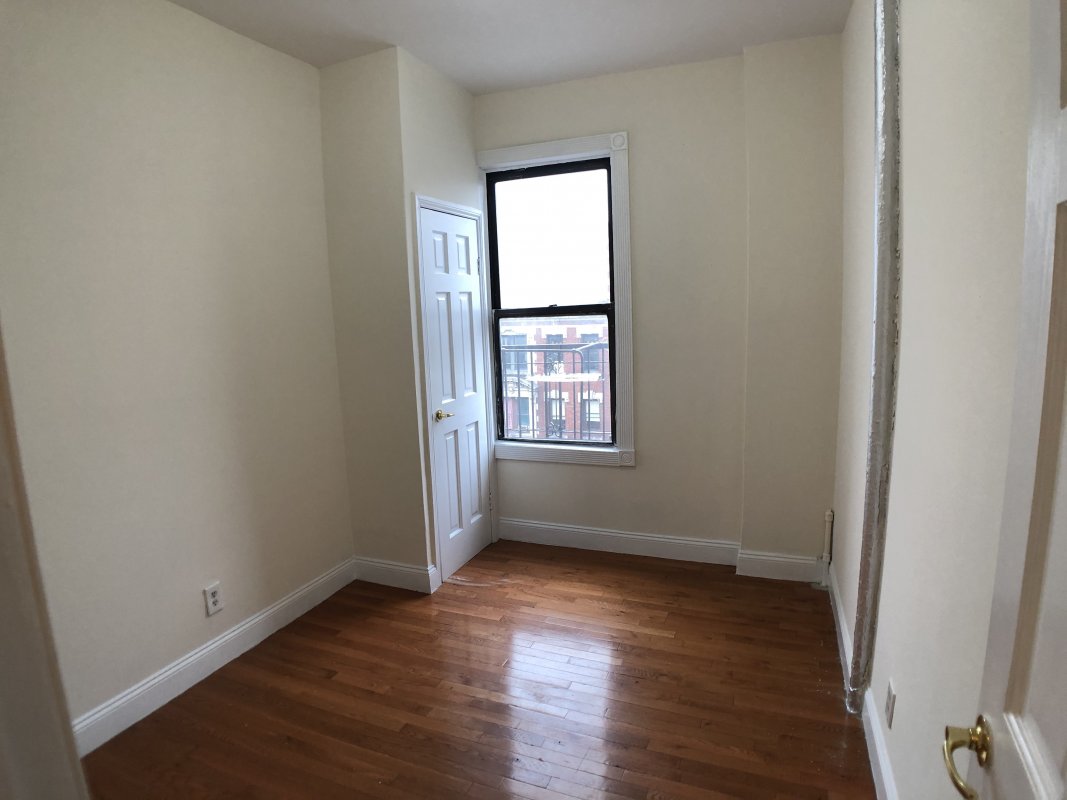 Audubon Ave Bohemia Realty